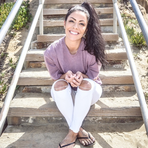 💕✨Meet Your Posher✨💕 - Picture 1 of 3